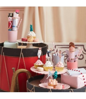 6 Nutcracker Character Medium Crackers