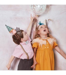 8 Party hats with Savannah Animal motifs