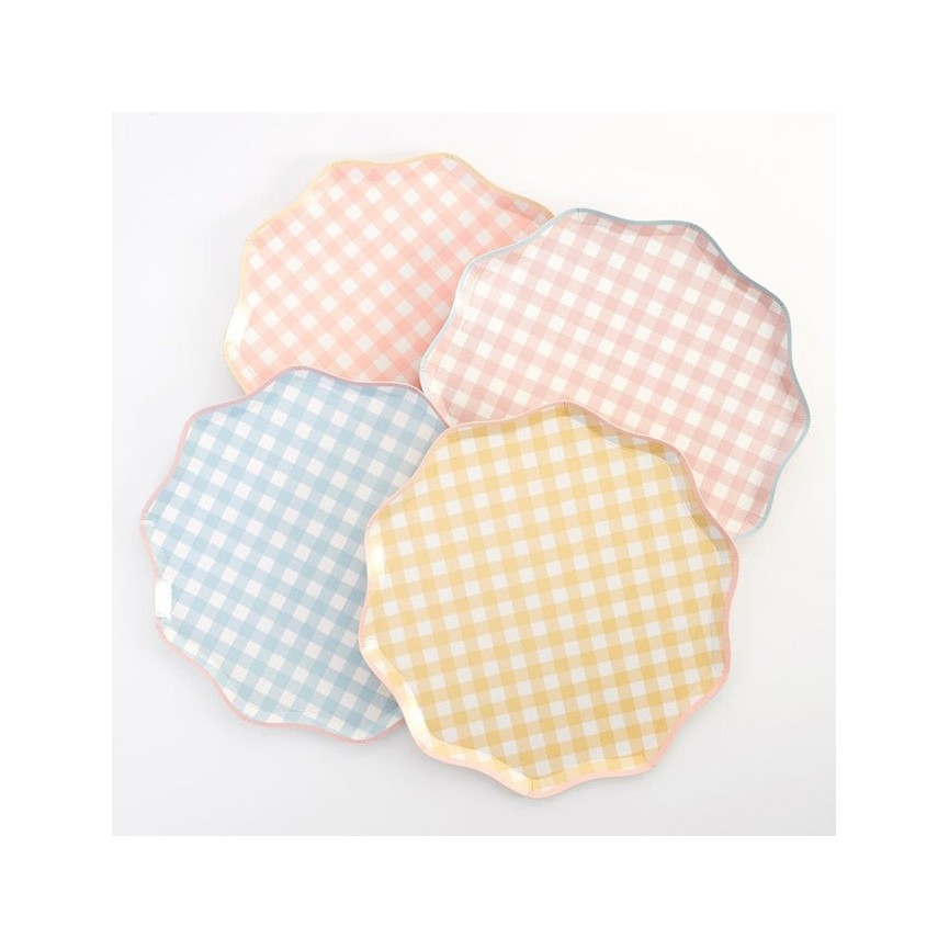 12 Gingham Dinner Plates