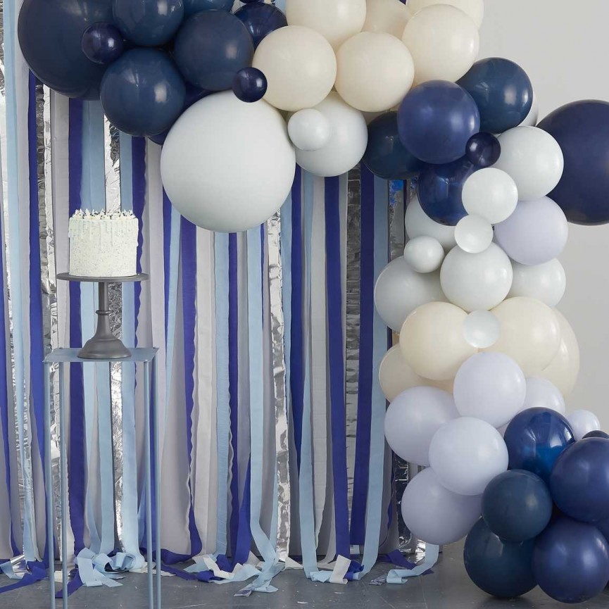 Toile de Fond Banderoles & Arche de Ballons en Bleu, Crême & Argent Toile de Fond Banderoles & Arche de Ballons en Bleu, Crême & Argent