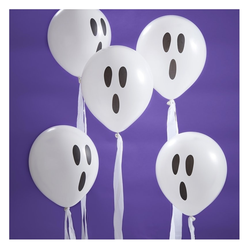 Ballons Fantômes blancs avec des banderoles