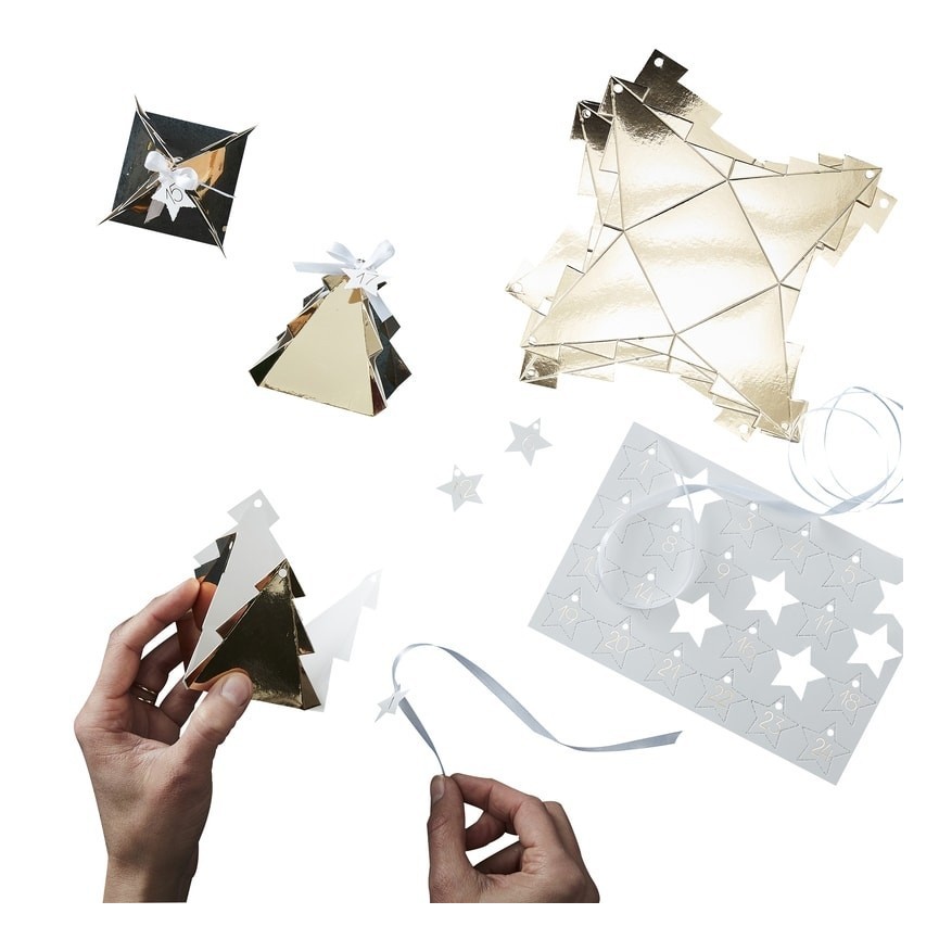 Adventskalender aus Goldenen Tannenschachteln
