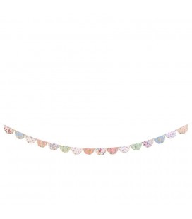 English Garden Scallop Garland