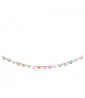 English Garden Scallop Garland