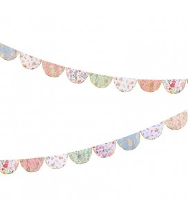 English Garden Scallop Garland